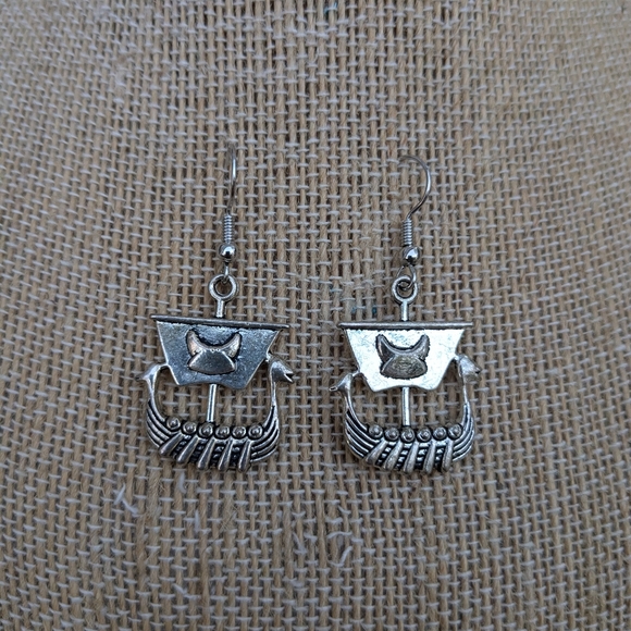 Viking Ship Earrings - Picture 4 of 8
